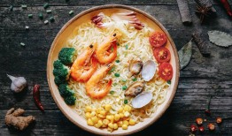 6月12日：2188元一碗天价面！杭州店主含泪晒成本：8只虾就1600元