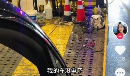 31万粉丝女网红隧道堵车笑称出门没充电妆容精致被吐槽摆拍